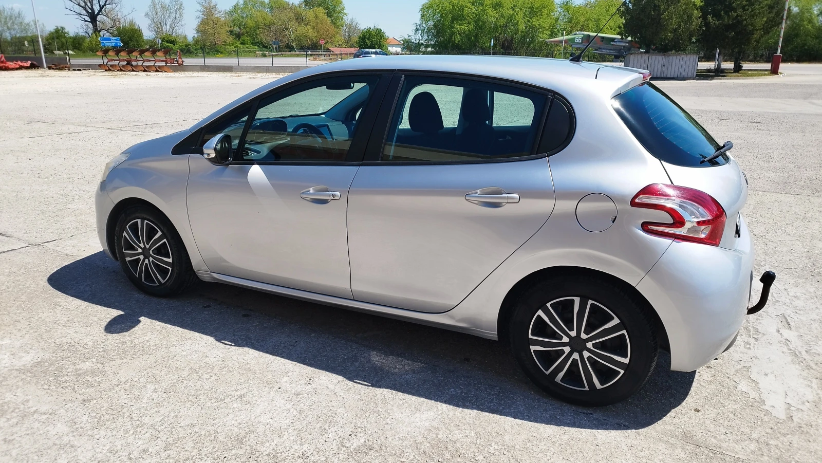 Peugeot 208 1.6eHDI, снимка 4 - Автомобили и джипове - 54542850