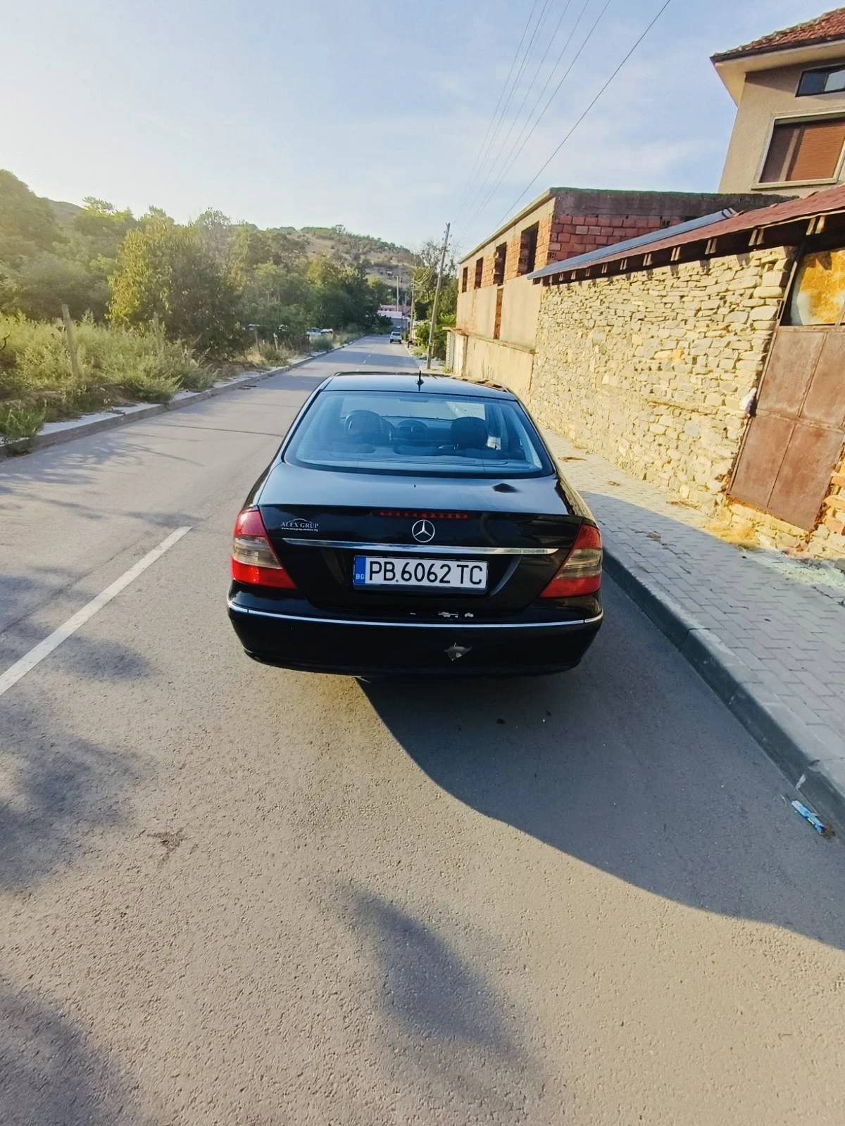 Mercedes-Benz E 220, снимка 6 - Автомобили и джипове - 54491033