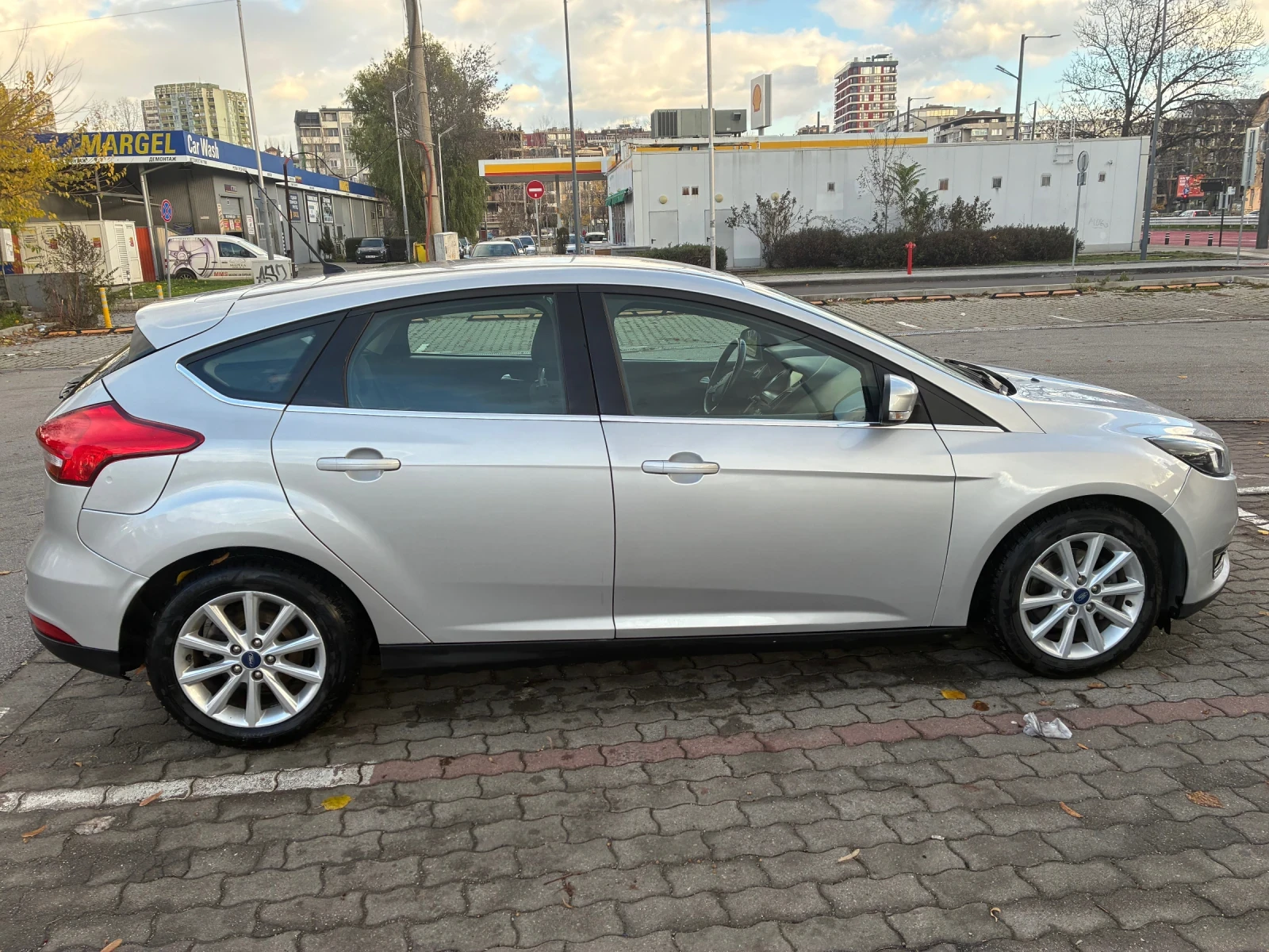 Ford Focus EcoBoost 1.0 , снимка 13 - Автомобили и джипове - 55085586
