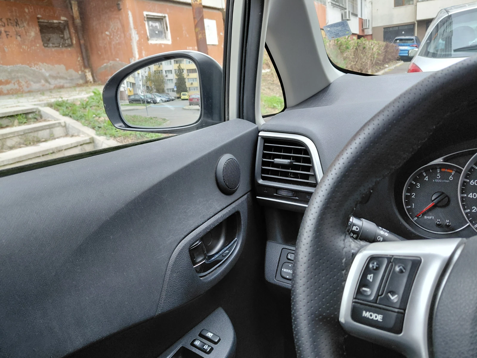 Toyota Verso S, снимка 6 - Автомобили и джипове - 55359163