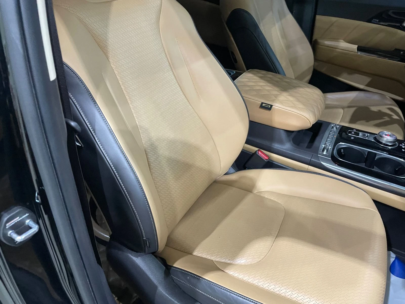 Kia Carnival 2.2 CRDi ! Signature ! 6+ 1 !, снимка 9 - Автомобили и джипове - 55921583