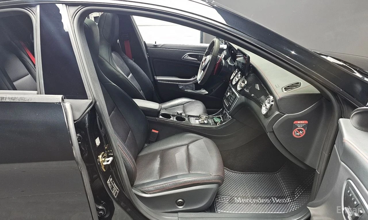 Mercedes-Benz CLA 45 AMG 4MATIC* CARBON* CARPLAY* , снимка 14 - Автомобили и джипове - 55971210