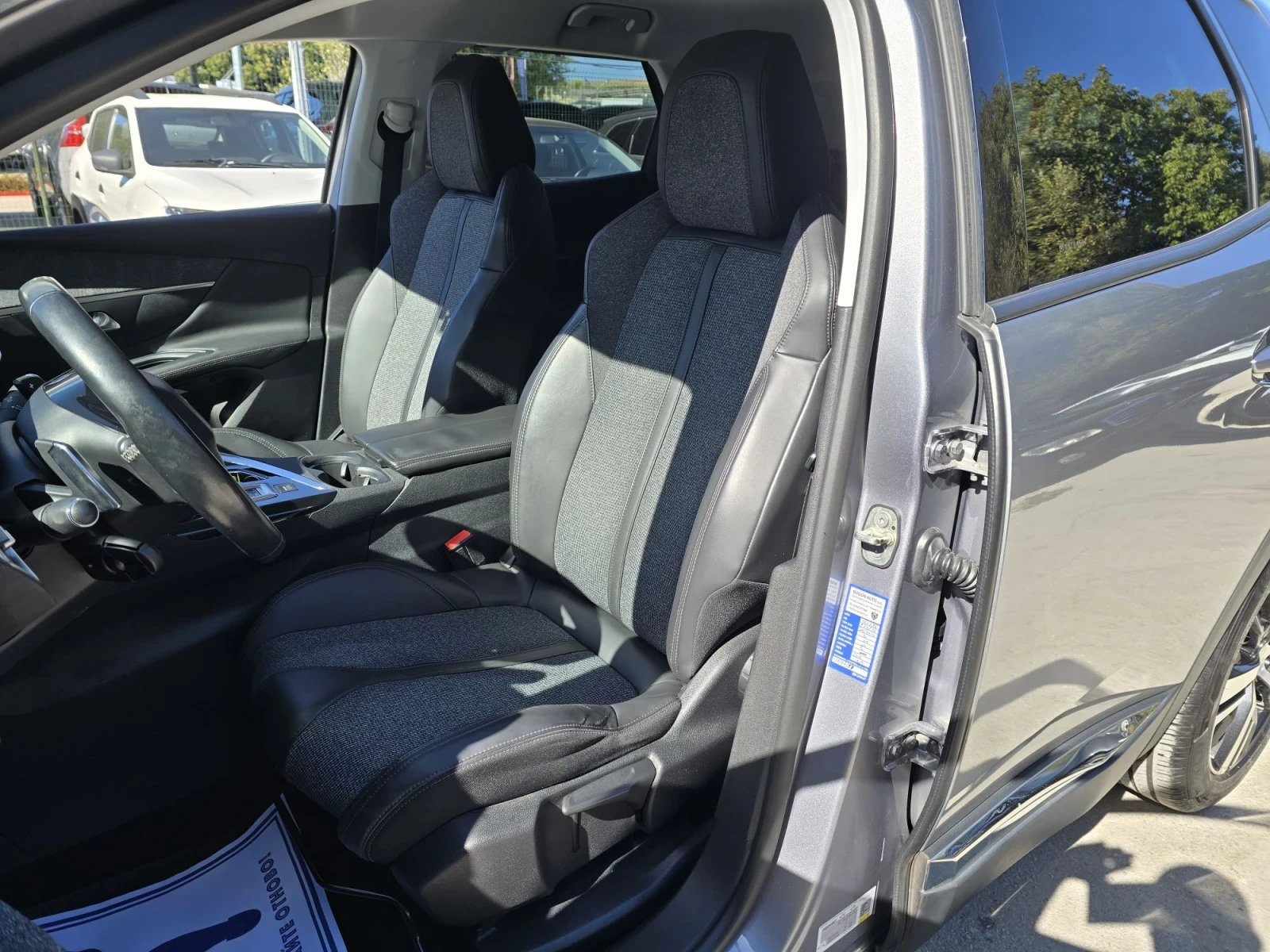 Peugeot 3008 1.6Bluehdi 120к.с Камера Кожа , снимка 9 - Автомобили и джипове - 55979307