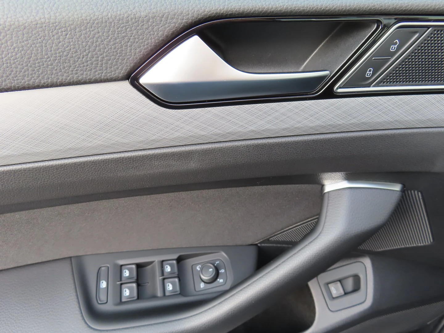 VW Passat, снимка 15 - Автомобили и джипове - 56438943