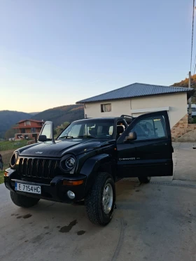 Jeep Cherokee Джипа е повдигнат 8см, нама забележки, снимка 1