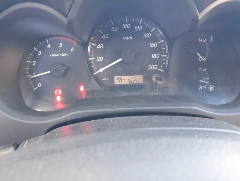 Toyota Hilux Hilux, снимка 4 - Автомобили и джипове - 52847528