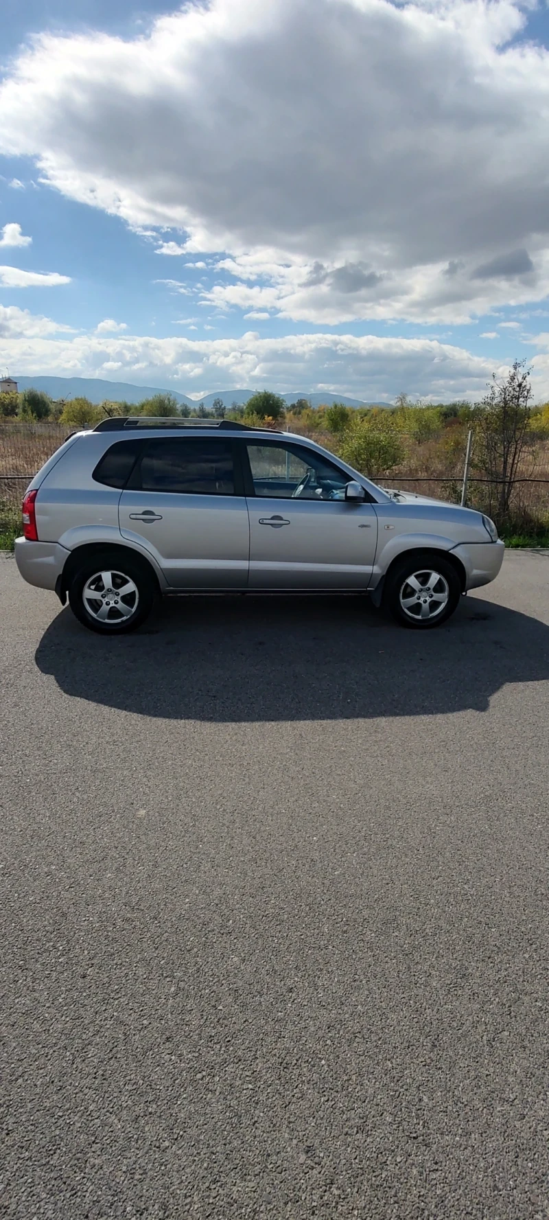Hyundai Tucson CRDI, снимка 4 - Автомобили и джипове - 52530336
