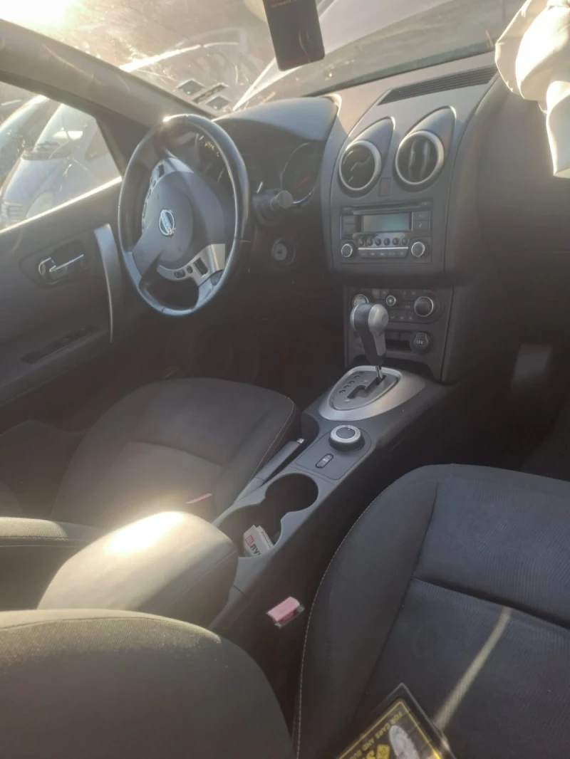 Nissan Qashqai 2.0DCI, снимка 3 - Автомобили и джипове - 52157162