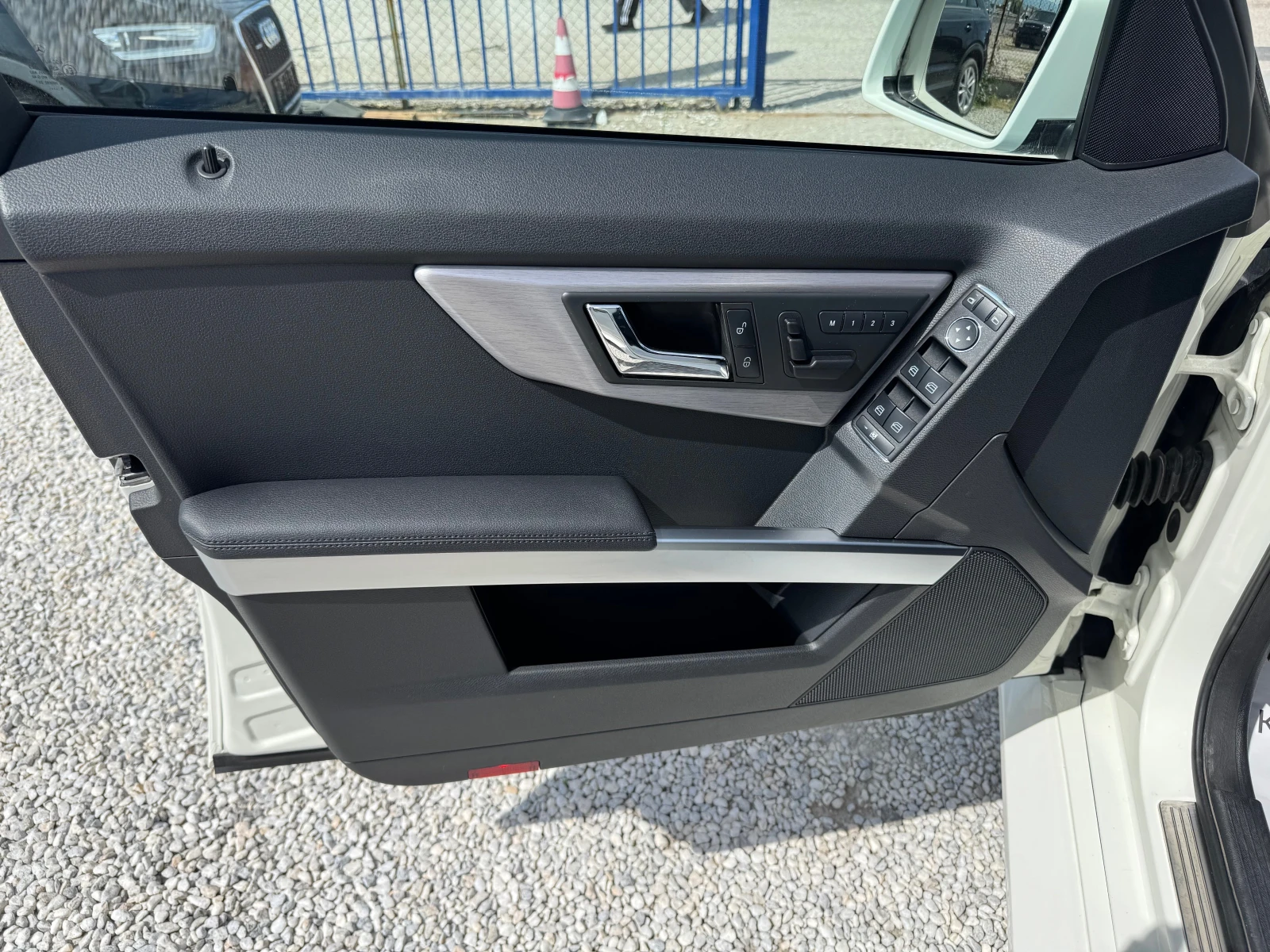 Mercedes-Benz GLK -320CDI-NAVI-XENON-KOJA-PANORAMA-PODGREV - изображение 8
