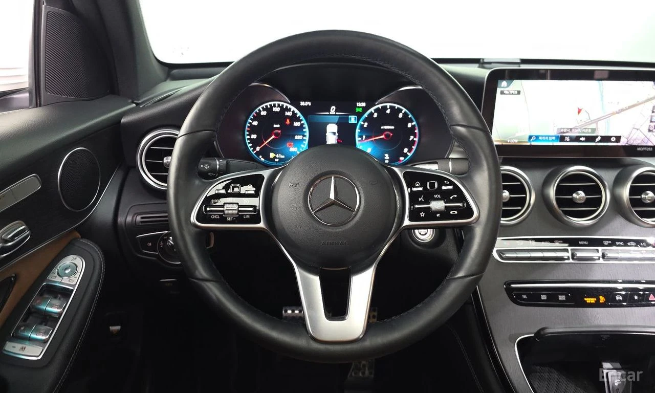 Mercedes-Benz GLC 300 AMG* LINE* COUPE* ХЕДЪП* КАМЕРА* , снимка 7 - Автомобили и джипове - 55468328