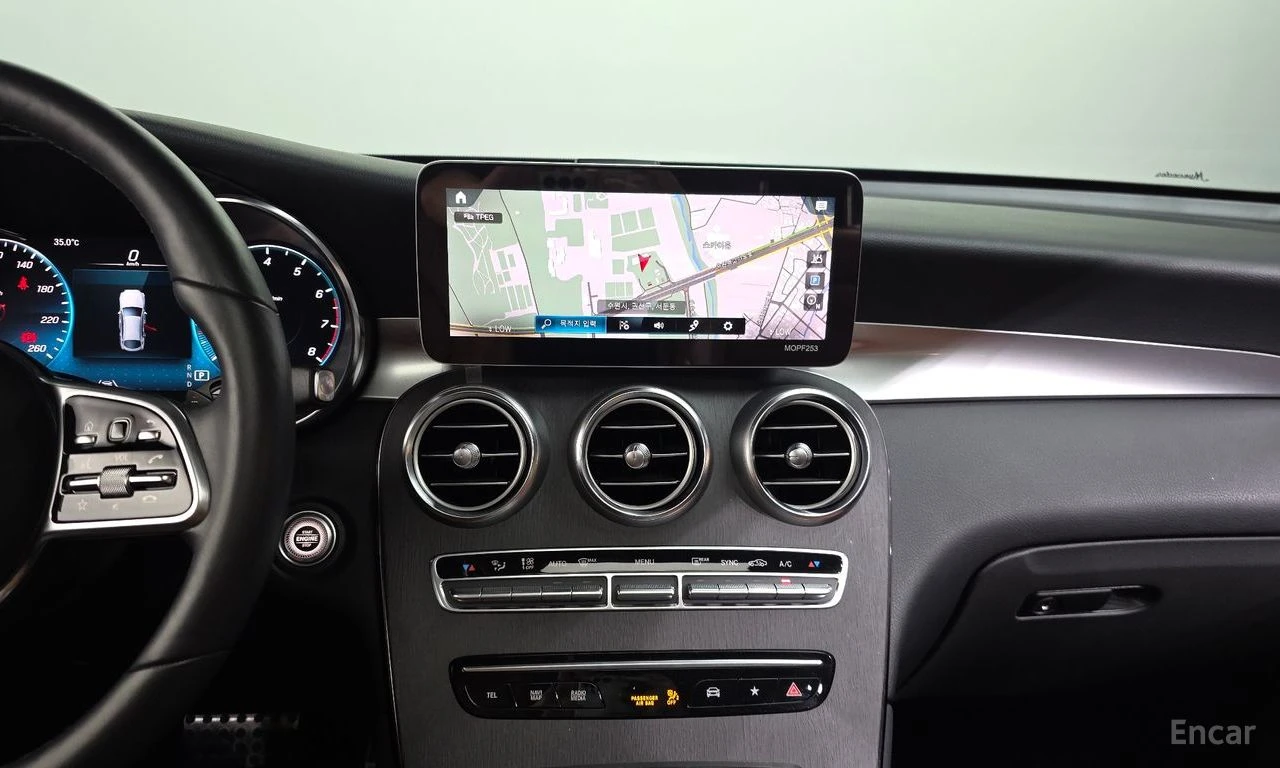 Mercedes-Benz GLC 300 AMG* LINE* COUPE* ХЕДЪП* КАМЕРА* , снимка 8 - Автомобили и джипове - 55468328