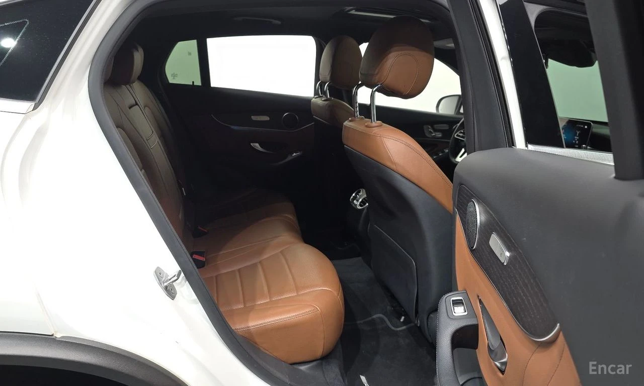 Mercedes-Benz GLC 300 AMG* LINE* COUPE* ХЕДЪП* КАМЕРА* , снимка 15 - Автомобили и джипове - 55468328