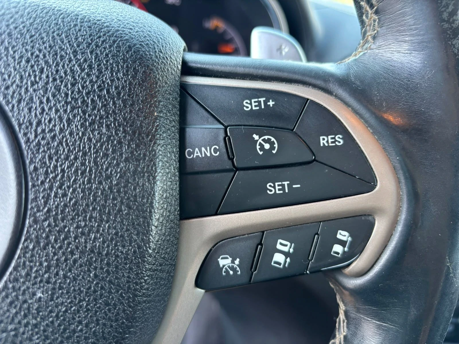 Jeep Grand cherokee 3.0 CRDI Overland, снимка 12 - Автомобили и джипове - 55565953