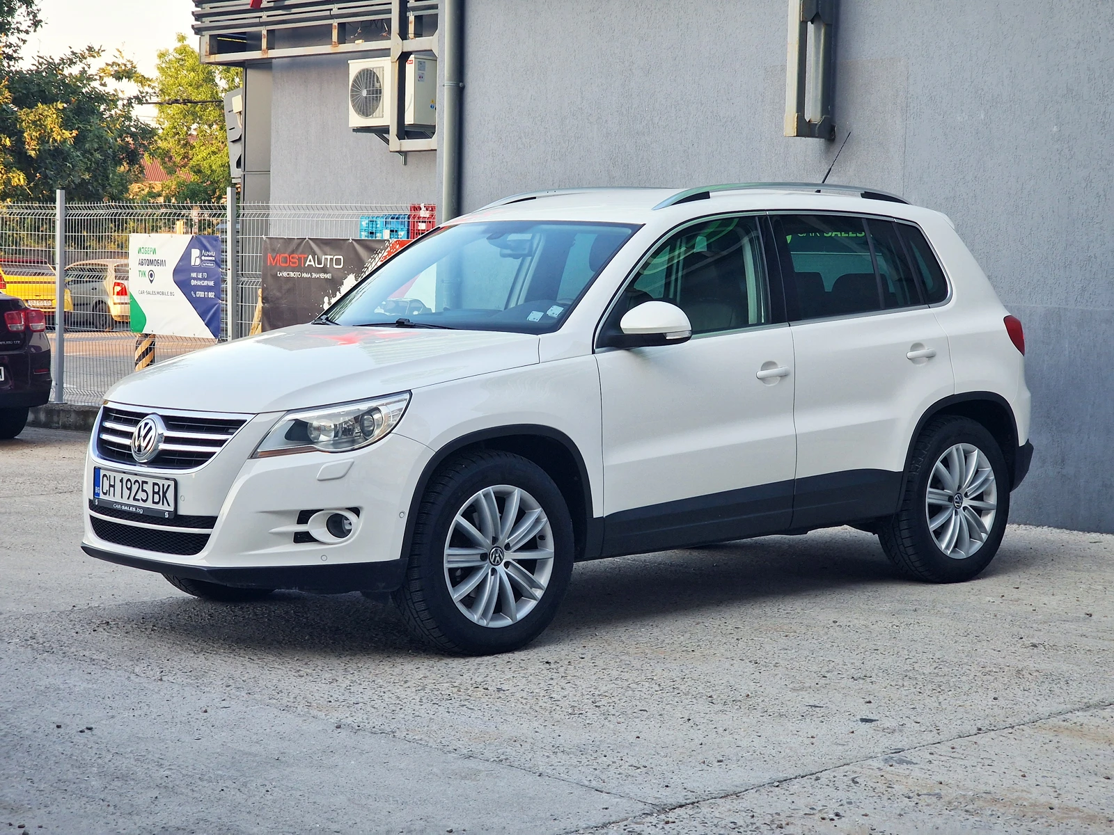 VW Tiguan 1.4 TCi 4MOTION, снимка 4 - Автомобили и джипове - 55625339