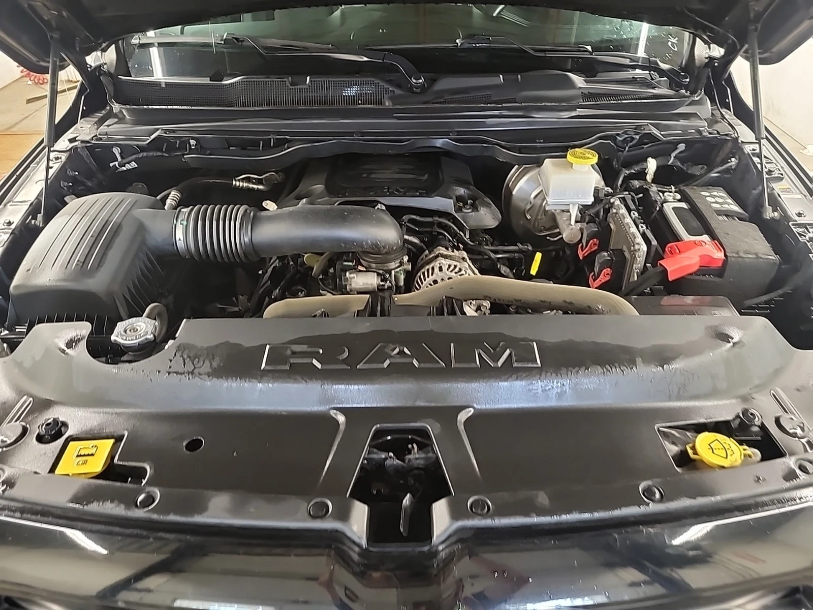 Dodge RAM 1500 5, 7 LARAMIE CREW CAB SHORT BED , снимка 17 - Автомобили и джипове - 55815715