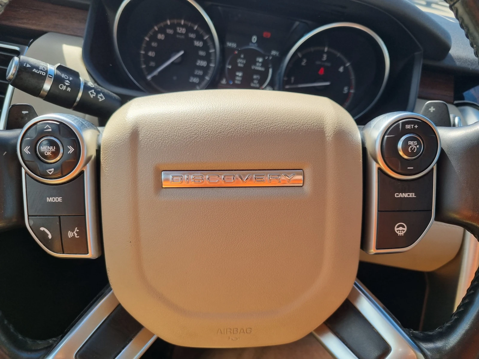 Land Rover Discovery 3.0d HSE, 249hp | Пълна сервизна история, снимка 11 - Автомобили и джипове - 56192896