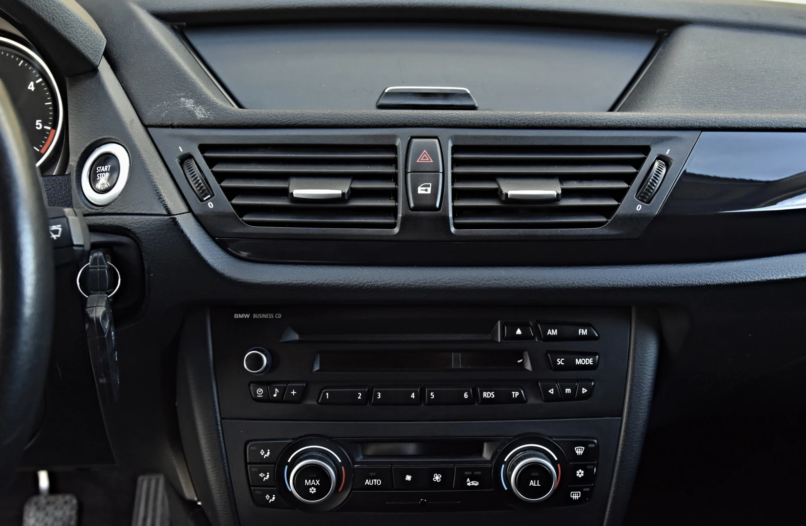 BMW X1 1.8 x drive, снимка 12 - Автомобили и джипове - 56300968