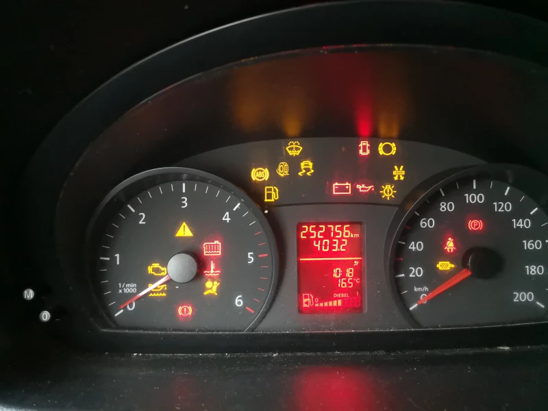 VW Crafter, снимка 8 - Бусове и автобуси - 52283154