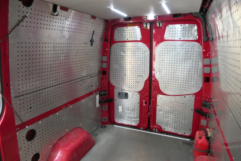 VW Crafter, снимка 9 - Бусове и автобуси - 52283154