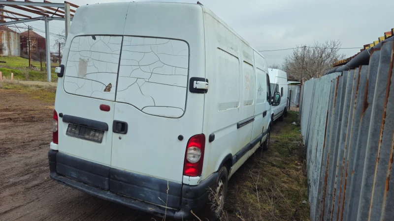 Renault Master 2.5dci/на части , снимка 4 - Бусове и автобуси - 53386729