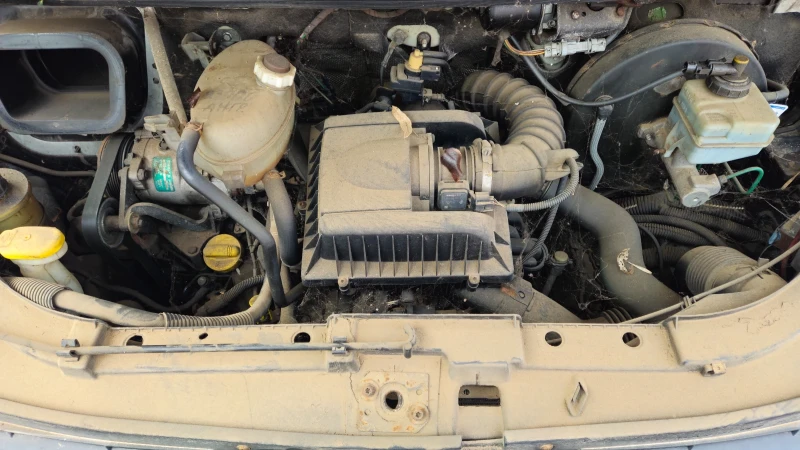 Renault Master 2.5dci/на части , снимка 8 - Бусове и автобуси - 53386729