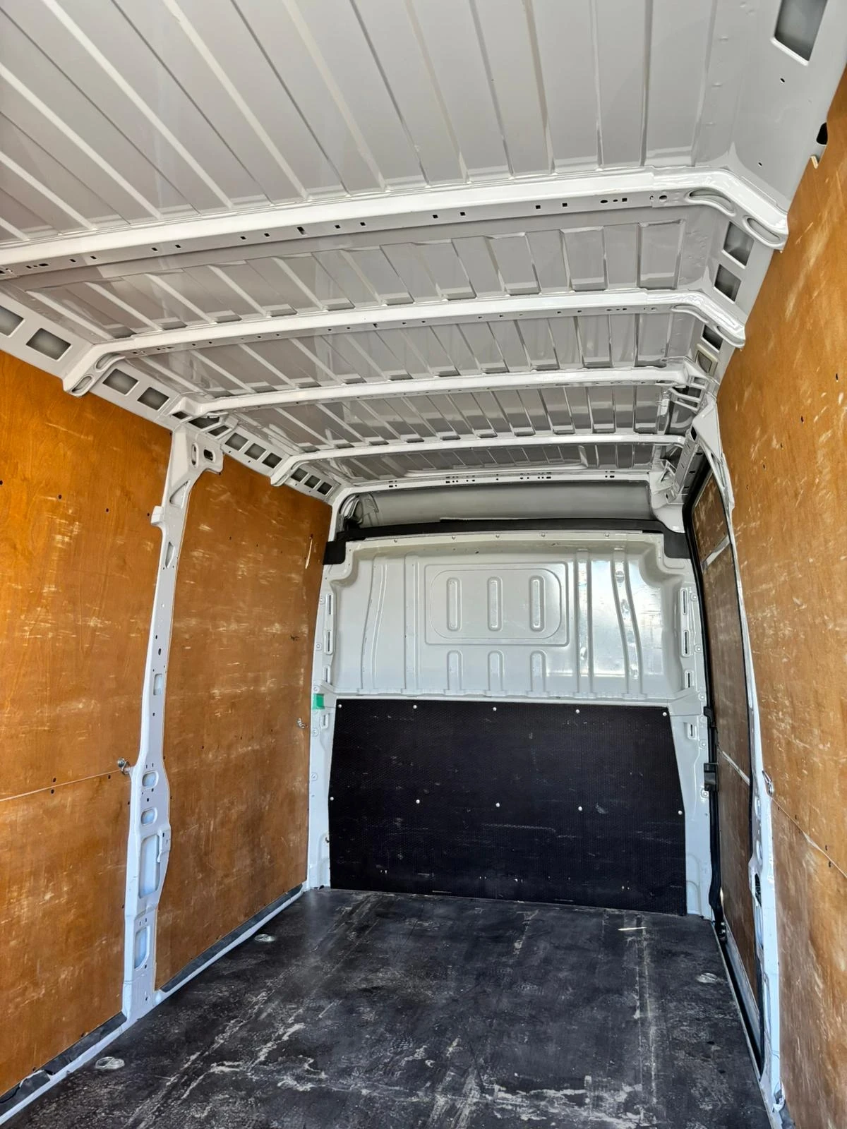 Peugeot Boxer Peugeot Boxer 435 2.2 L4 H2 165 k.c - изображение 8