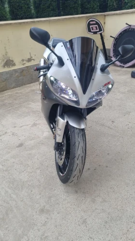 Yamaha YZF-R1 - 9800 | Mobile.bg    6