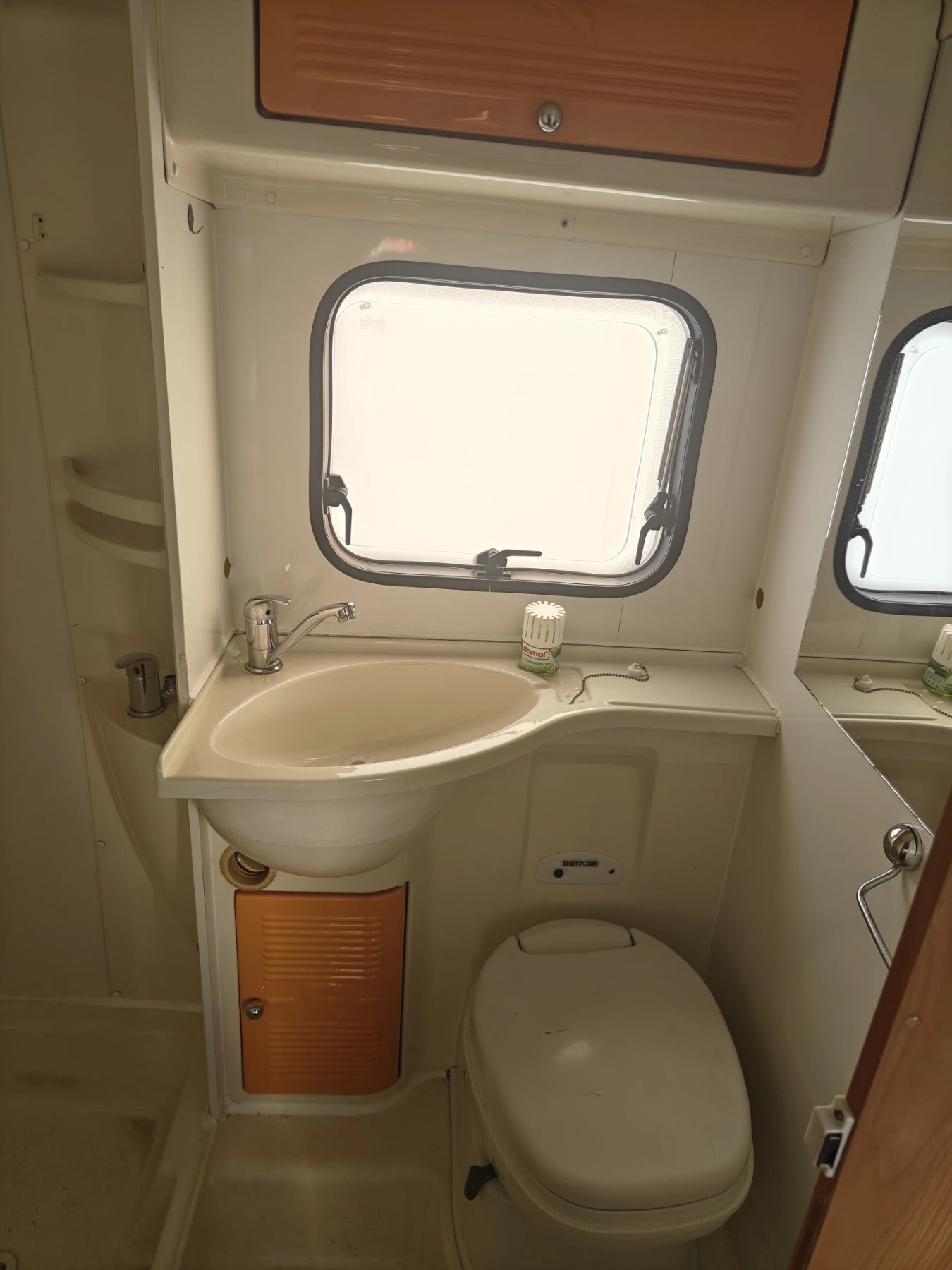 Кемпер Ford RIMOR, снимка 7 - Каравани и кемпери - 53868230