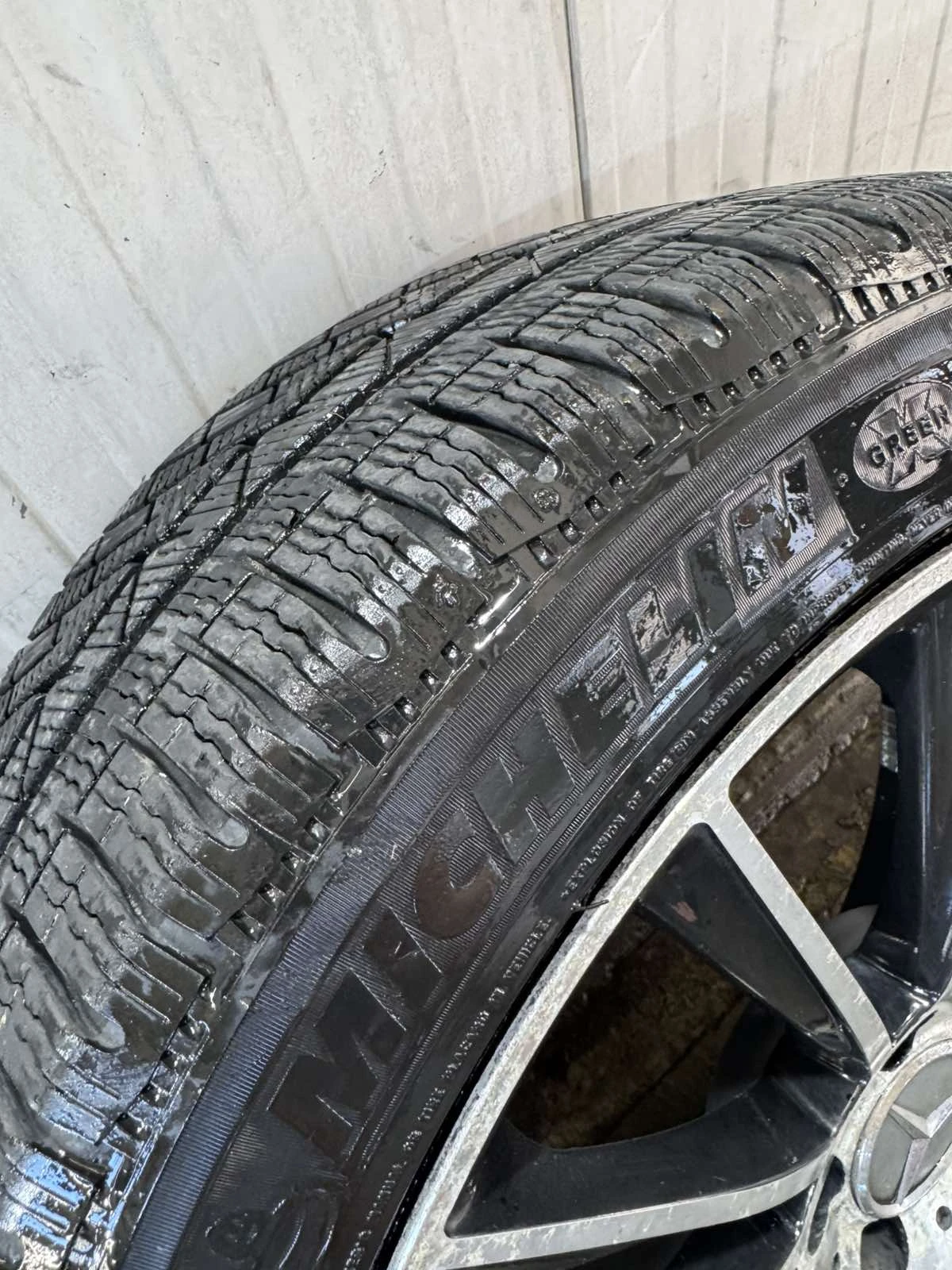 Гуми с джанти Michelin 245/45R19, снимка 3 - Гуми и джанти - 55008925