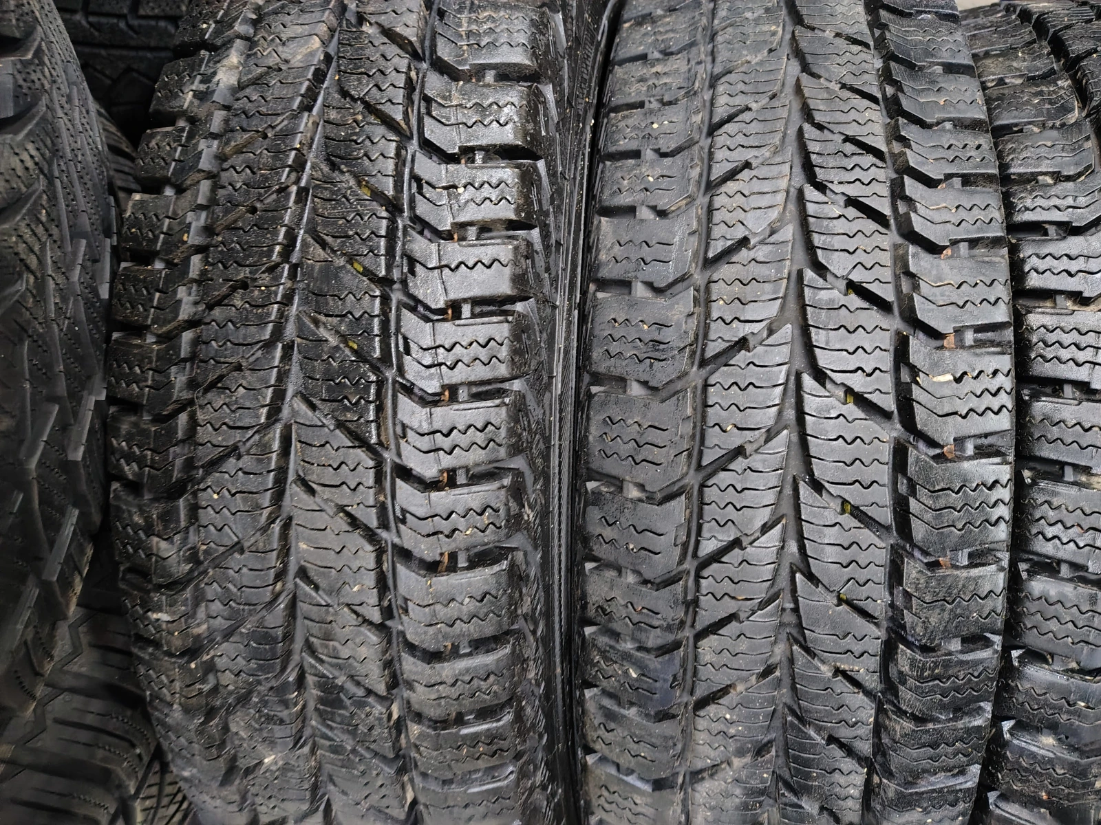Гуми Зимни 185/75R16, снимка 3 - Гуми и джанти - 55835668