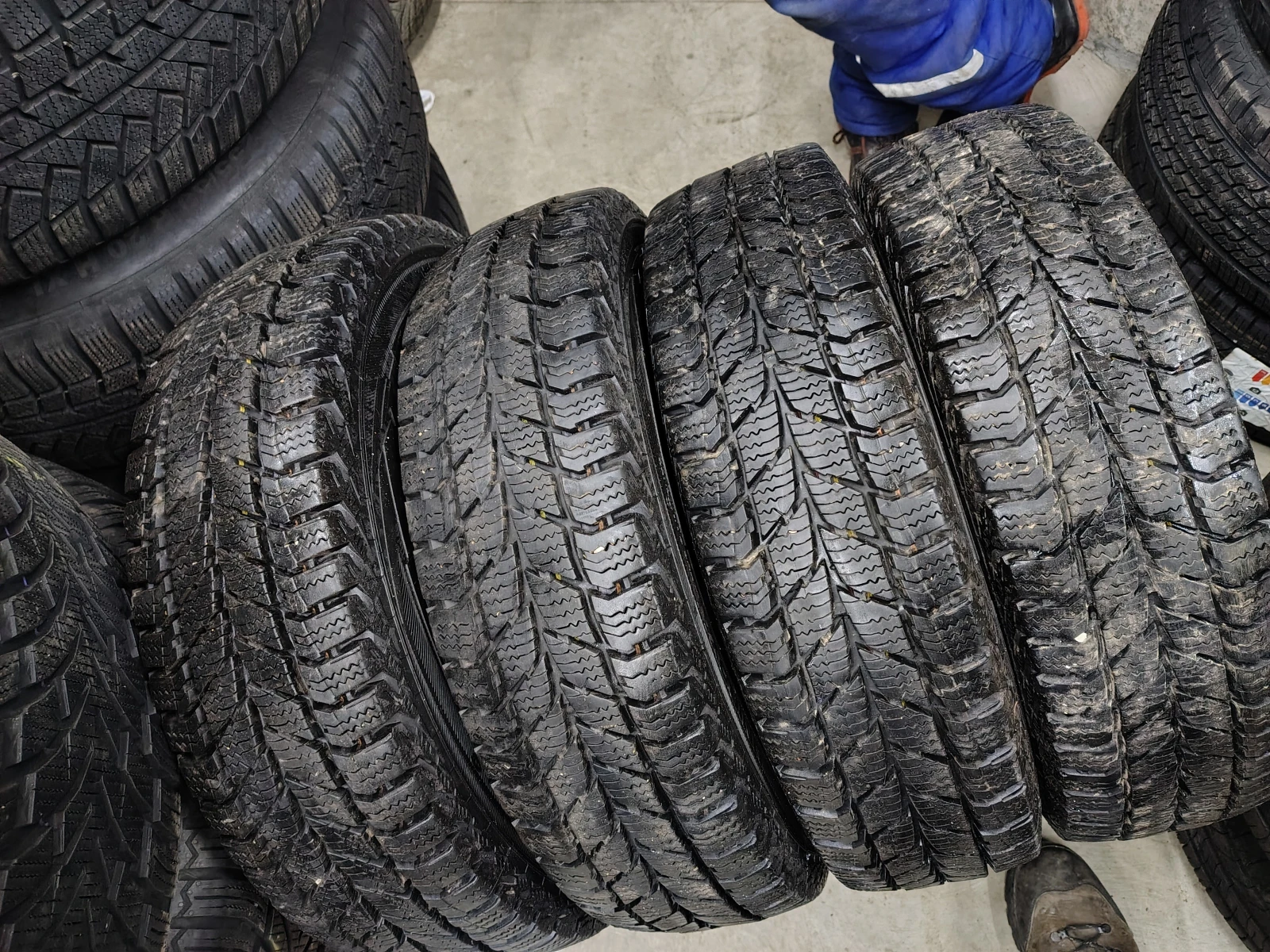 Гуми Зимни 185/75R16, снимка 2 - Гуми и джанти - 55835668