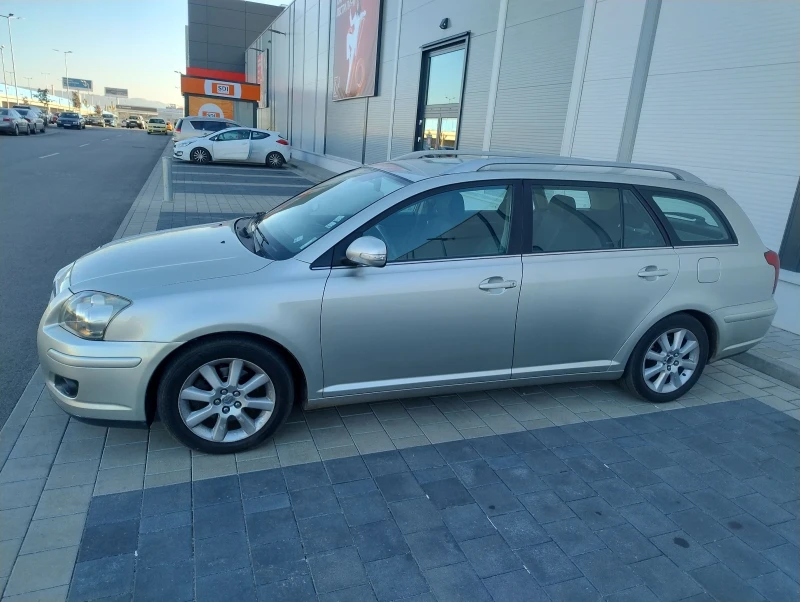 Toyota Avensis 2.0d2d клима, снимка 3 - Автомобили и джипове - 48300885