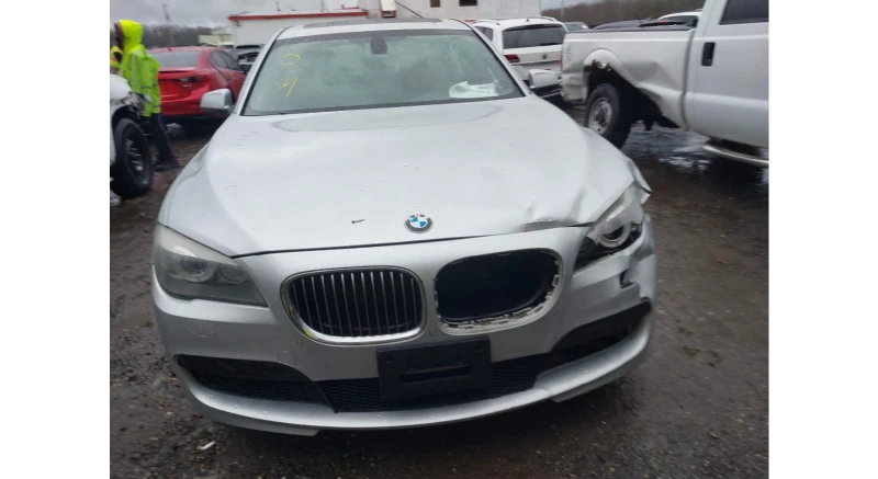 BMW 740 LONG* MPACK* LANE ASSIST* SOFT CLOSE* KEYLESS, снимка 2 - Автомобили и джипове - 48693472