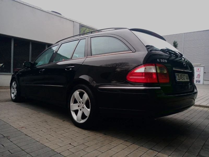 Mercedes-Benz E 320, снимка 5 - Автомобили и джипове - 49199770