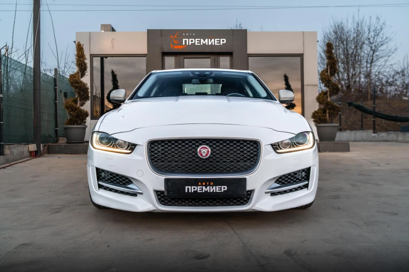 Jaguar XE 2.0D R-design - РЕАЛНИ КИЛОМЕТРИ - ГАРАНЦИЯ!, снимка 2 - Автомобили и джипове - 49596424