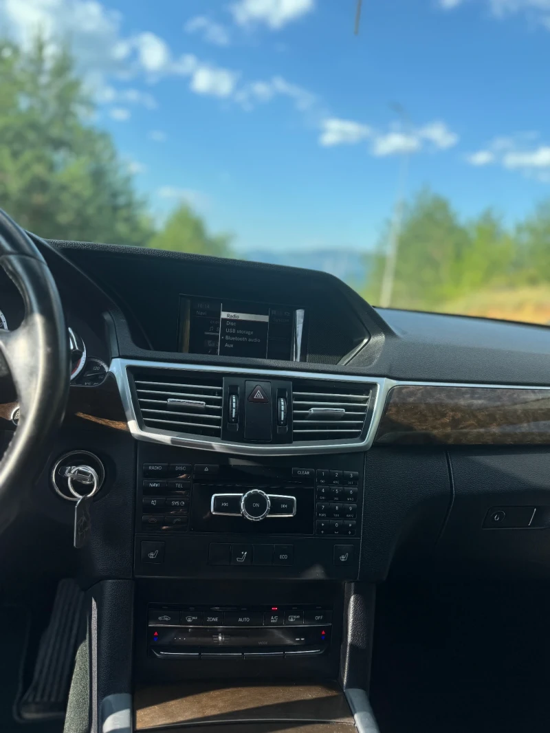Mercedes-Benz E 200   7G-Tronic ЛИЗИНГ, снимка 8 - Автомобили и джипове - 51317905