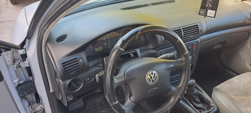 VW Passat, снимка 5 - Автомобили и джипове - 52727900