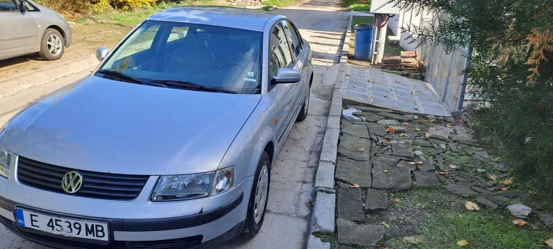VW Passat, снимка 4 - Автомобили и джипове - 52727900