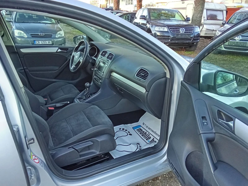 VW Golf 1.6i-ГАЗ-HIGH LINE, снимка 13 - Автомобили и джипове - 53113154