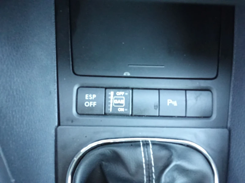 VW Golf 1.6i-ГАЗ-HIGH LINE, снимка 15 - Автомобили и джипове - 53113154