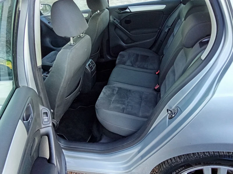 VW Golf 1.6i-ГАЗ-HIGH LINE, снимка 8 - Автомобили и джипове - 53113154
