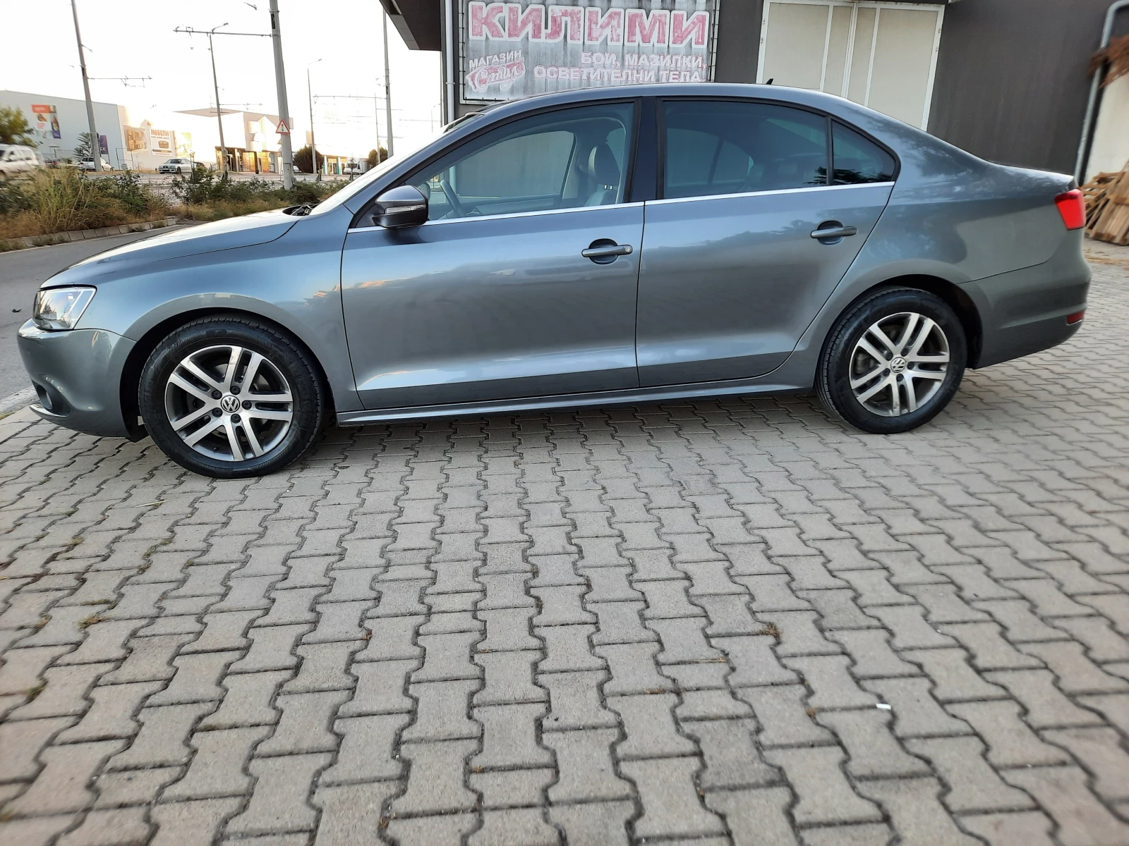 VW Jetta  Highline-FULL - изображение 5