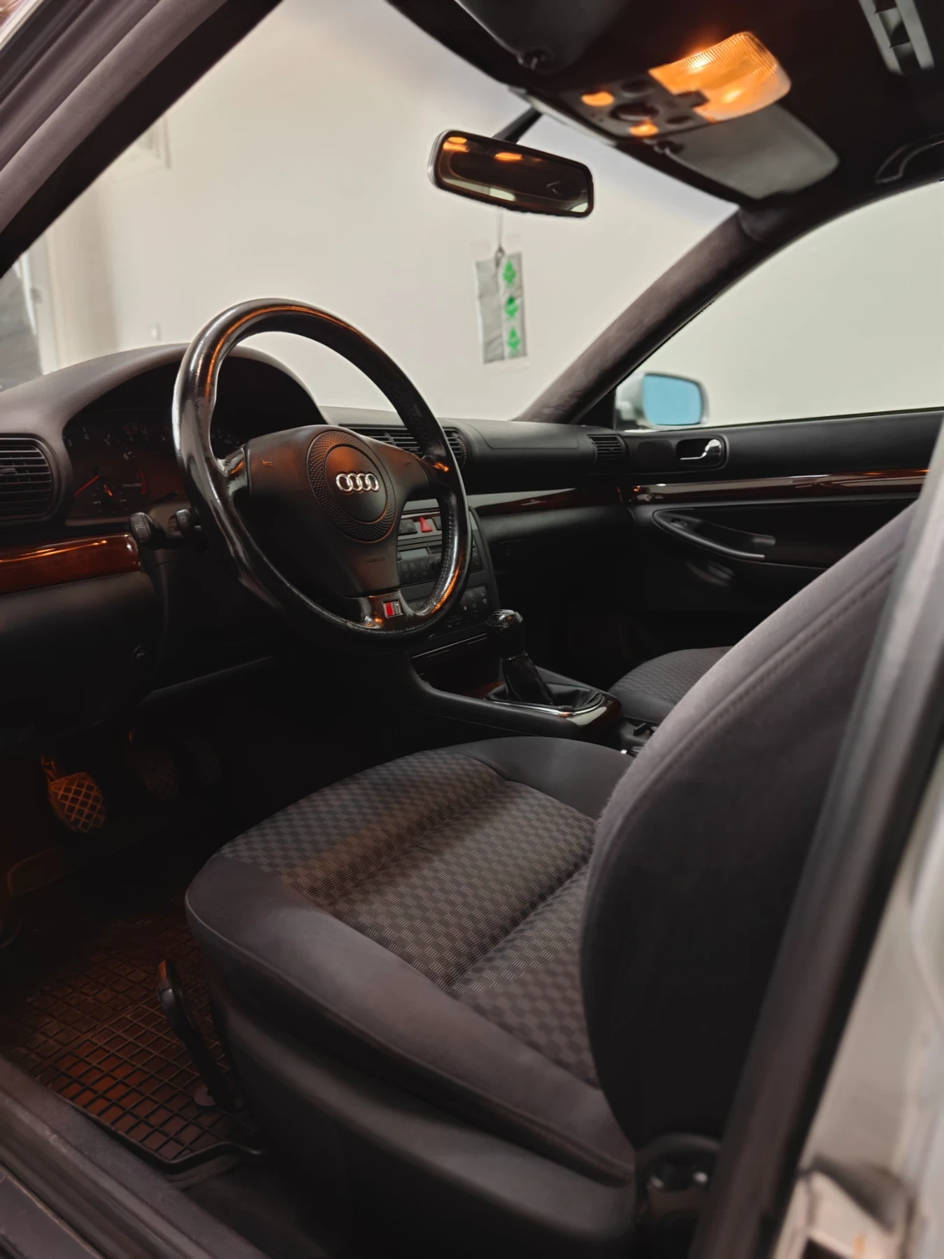 Audi A4 2.8 v6 30v - изображение 9