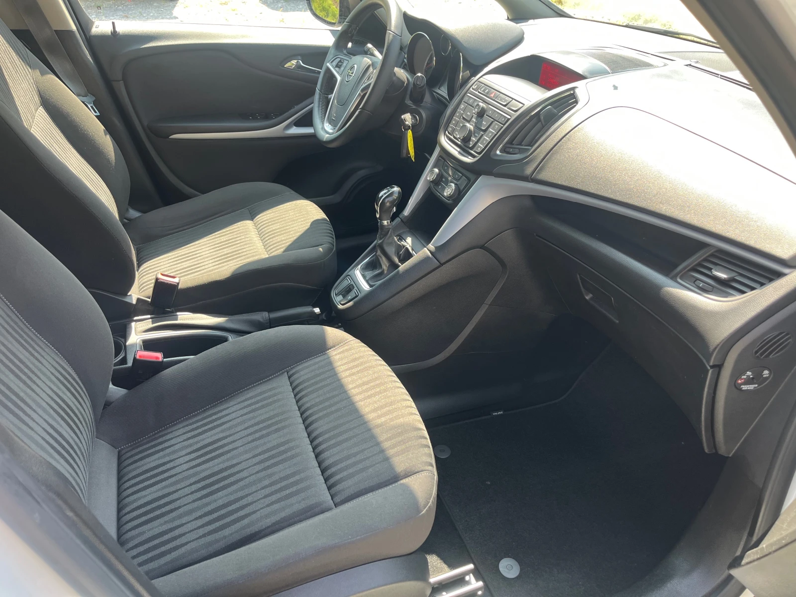 Opel Zafira 1.6i TURBO 7 Mеста EURO 6B ITALY - изображение 7