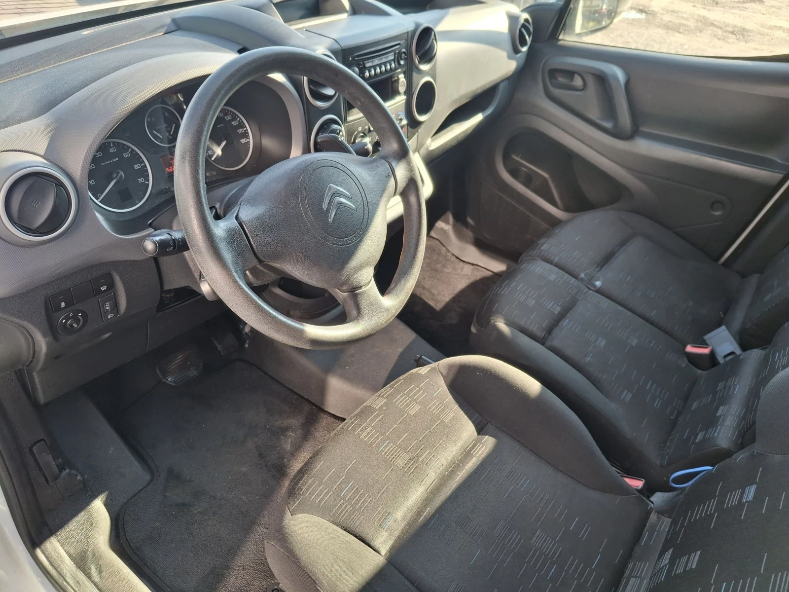 Citroen Berlingo 1.6HDI* * face* * Euro6* * AUTOMAT  - изображение 10