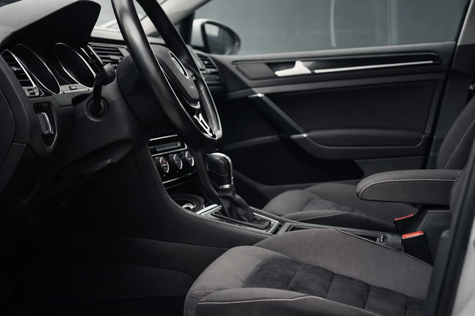 VW Golf 7/ 2.0 TDI/ 150hp/ DSG/ 2015г - изображение 9