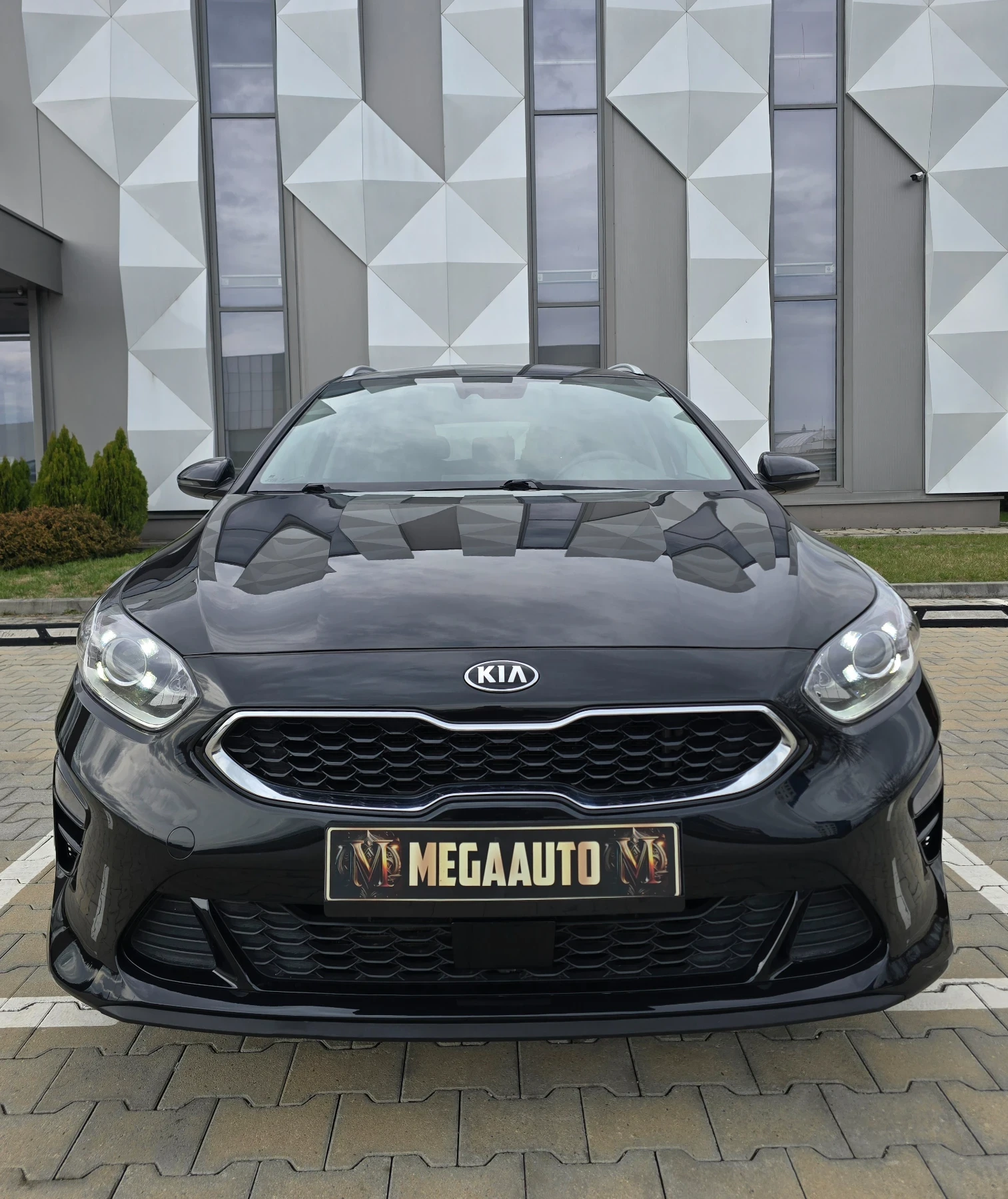 Kia Ceed 1.6CRDI Mild hybrid.Distronic.Keyless - изображение 2