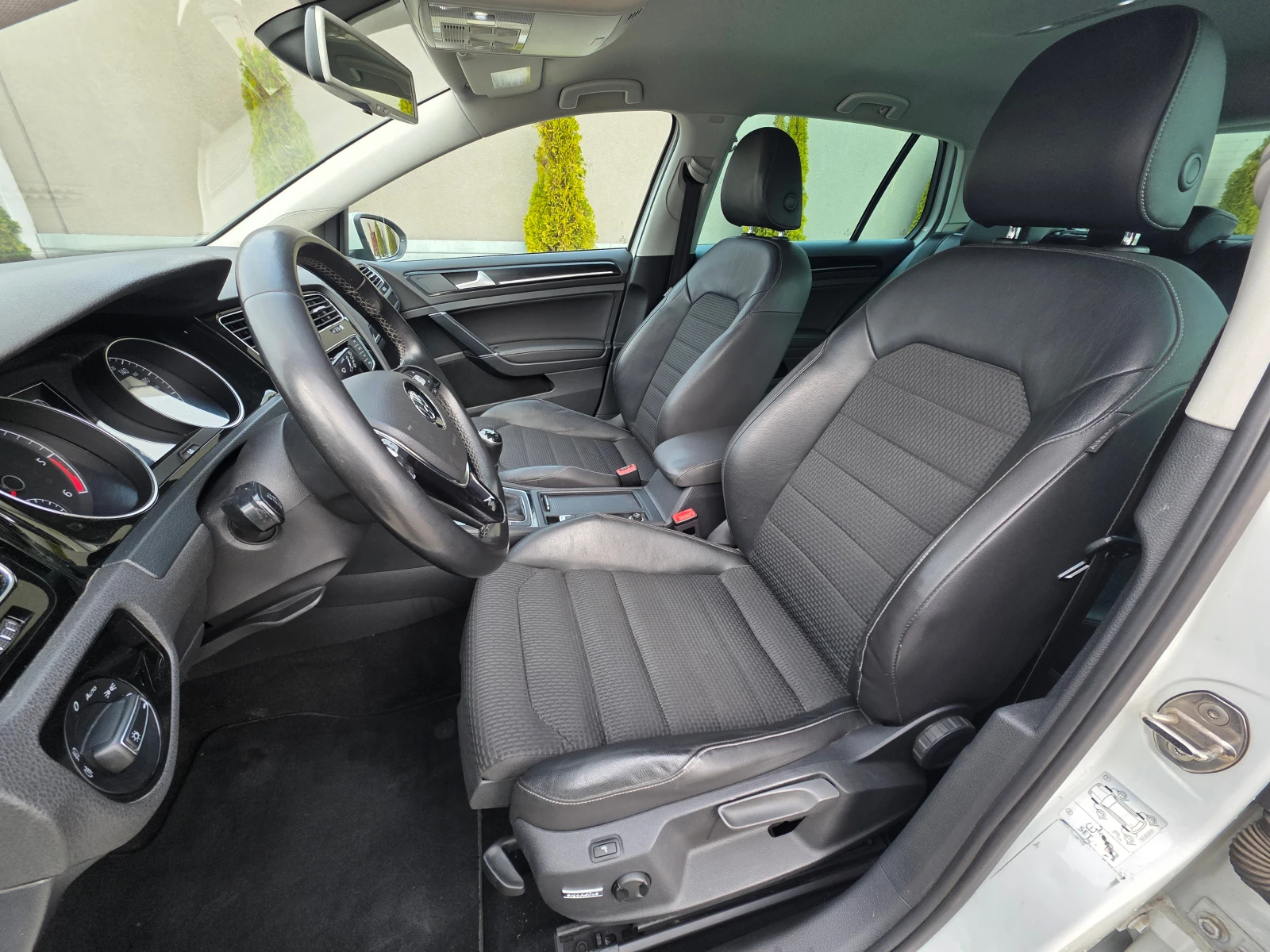 VW Golf VII-2.0 TDI-150 hp-4MOTION, снимка 13 - Автомобили и джипове - 54036154