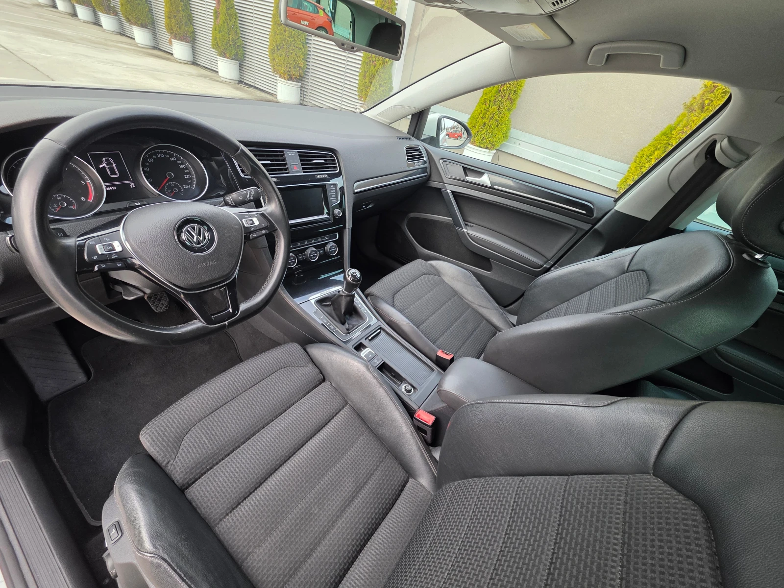 VW Golf VII-2.0 TDI-150 hp-4MOTION, снимка 9 - Автомобили и джипове - 54036154