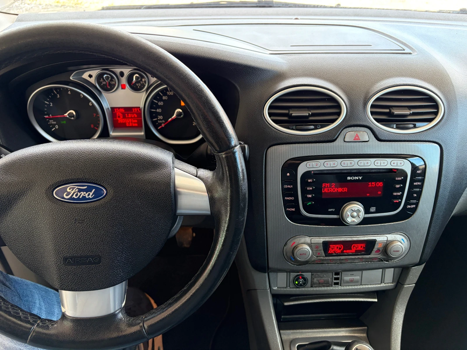 Ford Focus 1.6 I GAZ, снимка 3 - Автомобили и джипове - 54294553